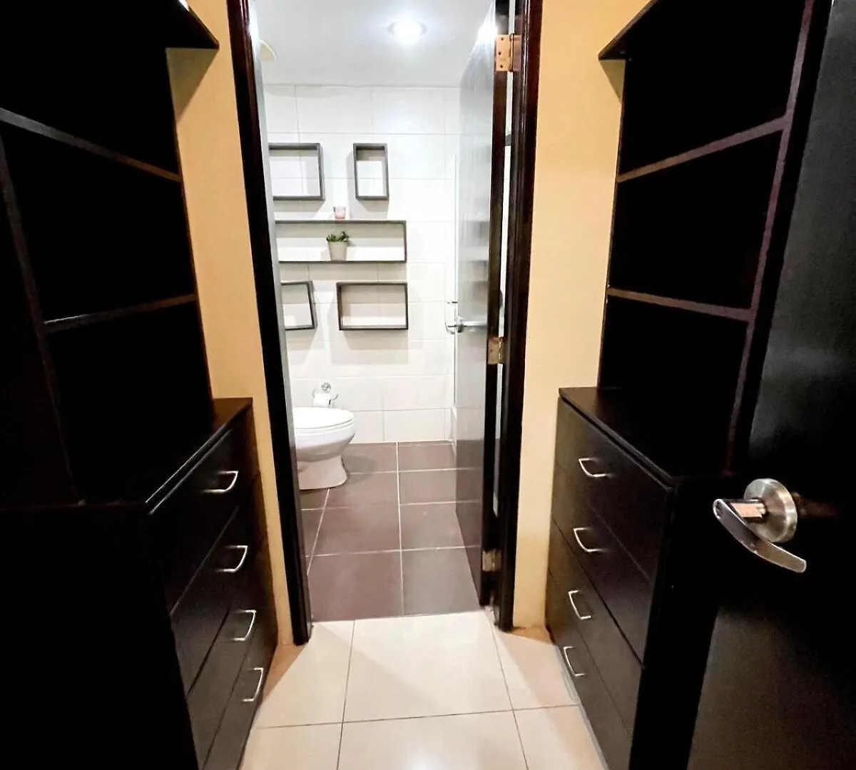 Ecuabook Omnihospital Torre Sol 702 Apartment Guayaquil