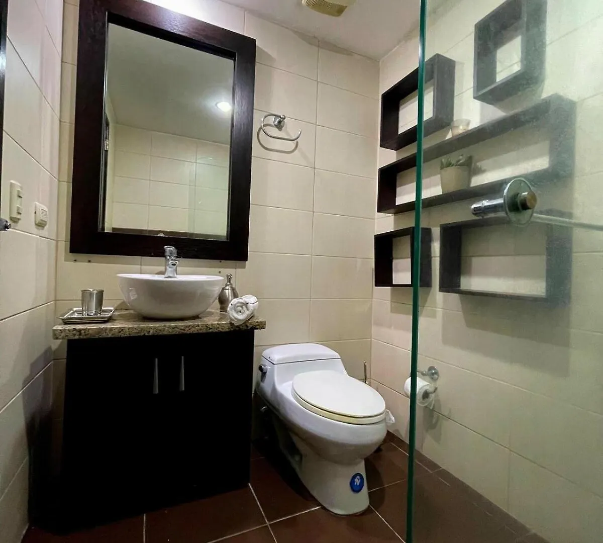 Ecuabook Omnihospital Torre Sol 702 Apartment Guayaquil